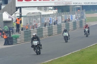 Mallory-park-Leicestershire;Mallory-park-photographs;Motorcycle-action-photographs;classic-bikes;event-digital-images;eventdigitalimages;mallory-park;no-limits-trackday;peter-wileman-photography;vintage-bikes;vintage-motorcycles;vmcc-festival-1000-bikes