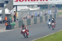 Mallory-park-Leicestershire;Mallory-park-photographs;Motorcycle-action-photographs;classic-bikes;event-digital-images;eventdigitalimages;mallory-park;no-limits-trackday;peter-wileman-photography;vintage-bikes;vintage-motorcycles;vmcc-festival-1000-bikes