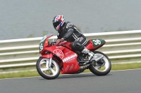 Mallory-park-Leicestershire;Mallory-park-photographs;Motorcycle-action-photographs;classic-bikes;event-digital-images;eventdigitalimages;mallory-park;no-limits-trackday;peter-wileman-photography;vintage-bikes;vintage-motorcycles;vmcc-festival-1000-bikes