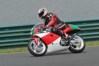 Mallory-park-Leicestershire;Mallory-park-photographs;Motorcycle-action-photographs;classic-bikes;event-digital-images;eventdigitalimages;mallory-park;no-limits-trackday;peter-wileman-photography;vintage-bikes;vintage-motorcycles;vmcc-festival-1000-bikes