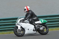 Mallory-park-Leicestershire;Mallory-park-photographs;Motorcycle-action-photographs;classic-bikes;event-digital-images;eventdigitalimages;mallory-park;no-limits-trackday;peter-wileman-photography;vintage-bikes;vintage-motorcycles;vmcc-festival-1000-bikes