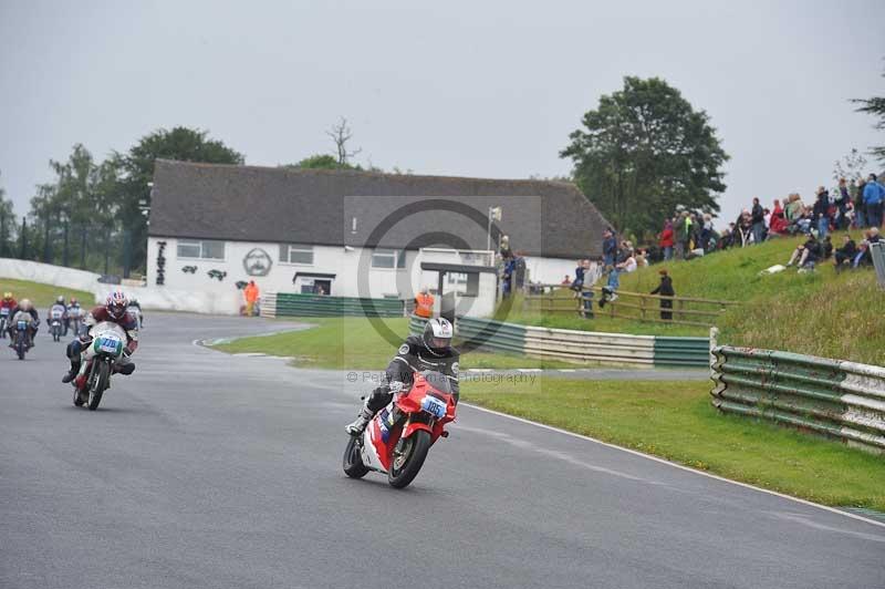 Mallory park Leicestershire;Mallory park photographs;Motorcycle action photographs;classic bikes;event digital images;eventdigitalimages;mallory park;no limits trackday;peter wileman photography;vintage bikes;vintage motorcycles;vmcc festival 1000 bikes