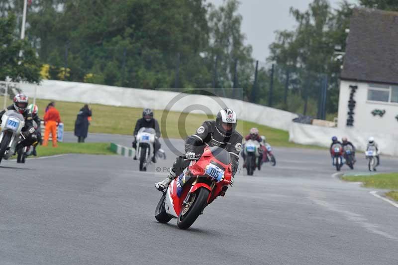 Mallory park Leicestershire;Mallory park photographs;Motorcycle action photographs;classic bikes;event digital images;eventdigitalimages;mallory park;no limits trackday;peter wileman photography;vintage bikes;vintage motorcycles;vmcc festival 1000 bikes
