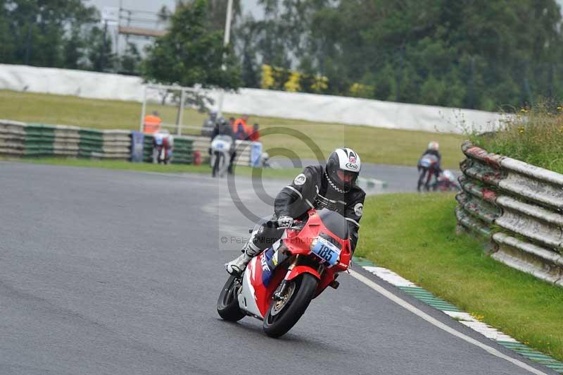 Mallory park Leicestershire;Mallory park photographs;Motorcycle action photographs;classic bikes;event digital images;eventdigitalimages;mallory park;no limits trackday;peter wileman photography;vintage bikes;vintage motorcycles;vmcc festival 1000 bikes