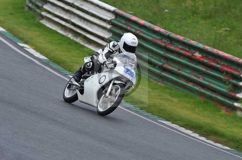 Mallory park Leicestershire;Mallory park photographs;Motorcycle action photographs;classic bikes;event digital images;eventdigitalimages;mallory park;no limits trackday;peter wileman photography;vintage bikes;vintage motorcycles;vmcc festival 1000 bikes