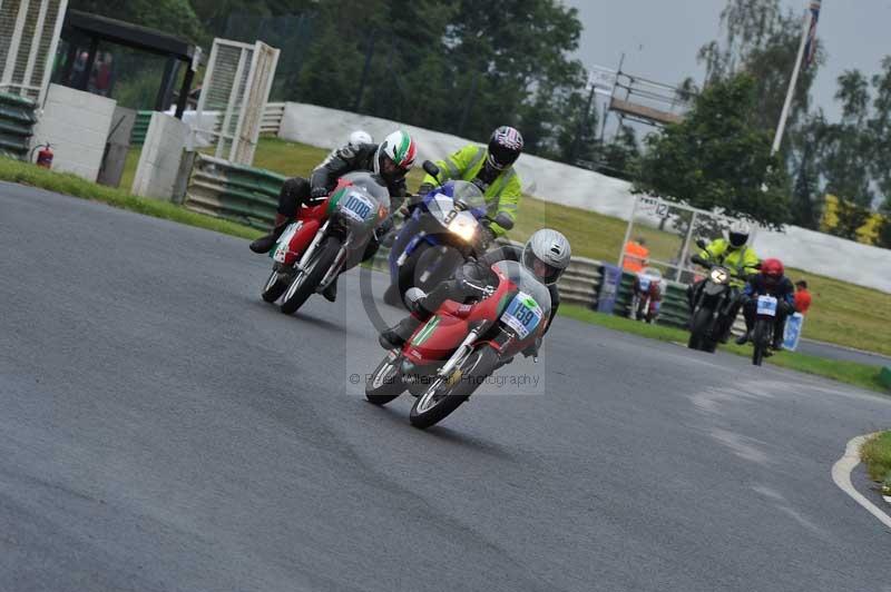 Mallory park Leicestershire;Mallory park photographs;Motorcycle action photographs;classic bikes;event digital images;eventdigitalimages;mallory park;no limits trackday;peter wileman photography;vintage bikes;vintage motorcycles;vmcc festival 1000 bikes