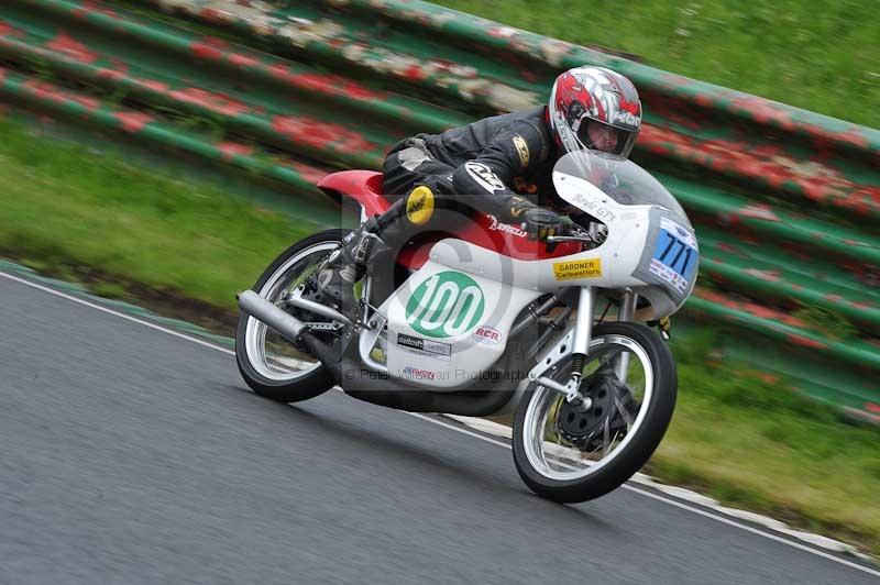 Mallory park Leicestershire;Mallory park photographs;Motorcycle action photographs;classic bikes;event digital images;eventdigitalimages;mallory park;no limits trackday;peter wileman photography;vintage bikes;vintage motorcycles;vmcc festival 1000 bikes