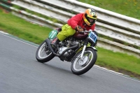 Mallory-park-Leicestershire;Mallory-park-photographs;Motorcycle-action-photographs;classic-bikes;event-digital-images;eventdigitalimages;mallory-park;no-limits-trackday;peter-wileman-photography;vintage-bikes;vintage-motorcycles;vmcc-festival-1000-bikes