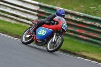 Mallory-park-Leicestershire;Mallory-park-photographs;Motorcycle-action-photographs;classic-bikes;event-digital-images;eventdigitalimages;mallory-park;no-limits-trackday;peter-wileman-photography;vintage-bikes;vintage-motorcycles;vmcc-festival-1000-bikes