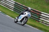 Mallory-park-Leicestershire;Mallory-park-photographs;Motorcycle-action-photographs;classic-bikes;event-digital-images;eventdigitalimages;mallory-park;no-limits-trackday;peter-wileman-photography;vintage-bikes;vintage-motorcycles;vmcc-festival-1000-bikes