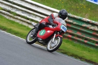 Mallory-park-Leicestershire;Mallory-park-photographs;Motorcycle-action-photographs;classic-bikes;event-digital-images;eventdigitalimages;mallory-park;no-limits-trackday;peter-wileman-photography;vintage-bikes;vintage-motorcycles;vmcc-festival-1000-bikes