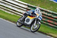 Mallory-park-Leicestershire;Mallory-park-photographs;Motorcycle-action-photographs;classic-bikes;event-digital-images;eventdigitalimages;mallory-park;no-limits-trackday;peter-wileman-photography;vintage-bikes;vintage-motorcycles;vmcc-festival-1000-bikes