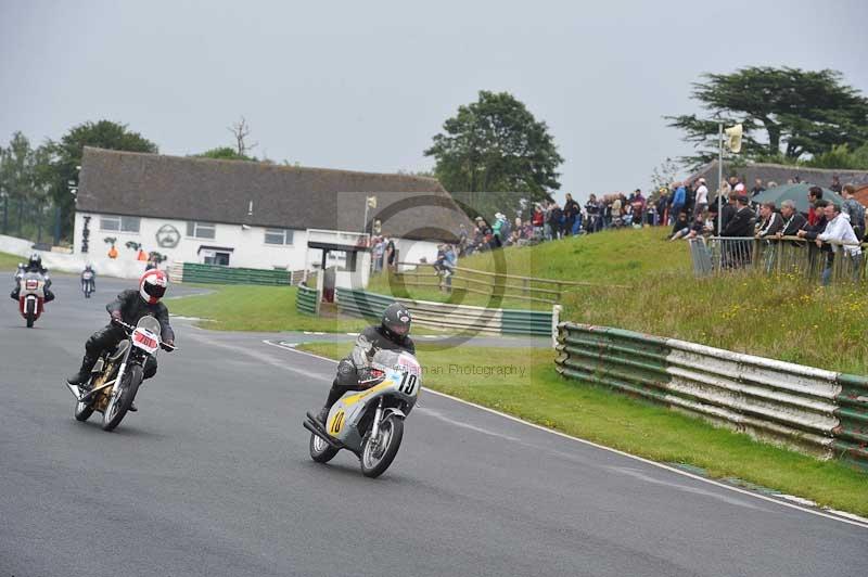 Mallory park Leicestershire;Mallory park photographs;Motorcycle action photographs;classic bikes;event digital images;eventdigitalimages;mallory park;no limits trackday;peter wileman photography;vintage bikes;vintage motorcycles;vmcc festival 1000 bikes