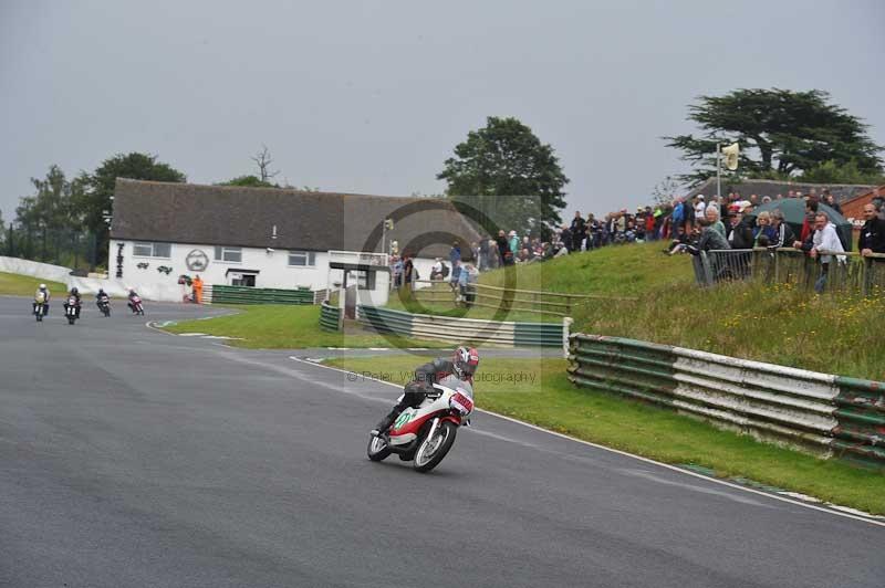 Mallory park Leicestershire;Mallory park photographs;Motorcycle action photographs;classic bikes;event digital images;eventdigitalimages;mallory park;no limits trackday;peter wileman photography;vintage bikes;vintage motorcycles;vmcc festival 1000 bikes