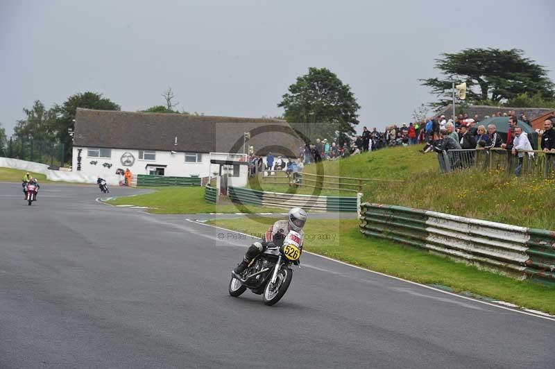 Mallory park Leicestershire;Mallory park photographs;Motorcycle action photographs;classic bikes;event digital images;eventdigitalimages;mallory park;no limits trackday;peter wileman photography;vintage bikes;vintage motorcycles;vmcc festival 1000 bikes