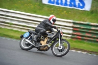 Mallory-park-Leicestershire;Mallory-park-photographs;Motorcycle-action-photographs;classic-bikes;event-digital-images;eventdigitalimages;mallory-park;no-limits-trackday;peter-wileman-photography;vintage-bikes;vintage-motorcycles;vmcc-festival-1000-bikes