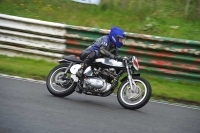 Mallory-park-Leicestershire;Mallory-park-photographs;Motorcycle-action-photographs;classic-bikes;event-digital-images;eventdigitalimages;mallory-park;no-limits-trackday;peter-wileman-photography;vintage-bikes;vintage-motorcycles;vmcc-festival-1000-bikes