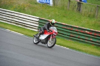 Mallory-park-Leicestershire;Mallory-park-photographs;Motorcycle-action-photographs;classic-bikes;event-digital-images;eventdigitalimages;mallory-park;no-limits-trackday;peter-wileman-photography;vintage-bikes;vintage-motorcycles;vmcc-festival-1000-bikes