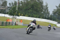 Mallory-park-Leicestershire;Mallory-park-photographs;Motorcycle-action-photographs;classic-bikes;event-digital-images;eventdigitalimages;mallory-park;no-limits-trackday;peter-wileman-photography;vintage-bikes;vintage-motorcycles;vmcc-festival-1000-bikes