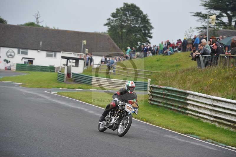 Mallory park Leicestershire;Mallory park photographs;Motorcycle action photographs;classic bikes;event digital images;eventdigitalimages;mallory park;no limits trackday;peter wileman photography;vintage bikes;vintage motorcycles;vmcc festival 1000 bikes