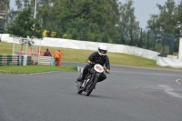 Mallory-park-Leicestershire;Mallory-park-photographs;Motorcycle-action-photographs;classic-bikes;event-digital-images;eventdigitalimages;mallory-park;no-limits-trackday;peter-wileman-photography;vintage-bikes;vintage-motorcycles;vmcc-festival-1000-bikes