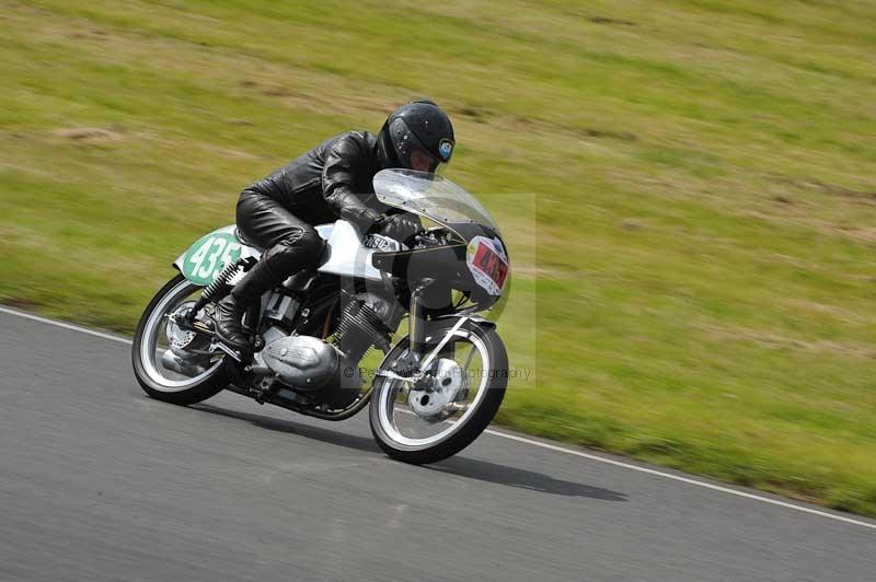 Mallory park Leicestershire;Mallory park photographs;Motorcycle action photographs;classic bikes;event digital images;eventdigitalimages;mallory park;no limits trackday;peter wileman photography;vintage bikes;vintage motorcycles;vmcc festival 1000 bikes