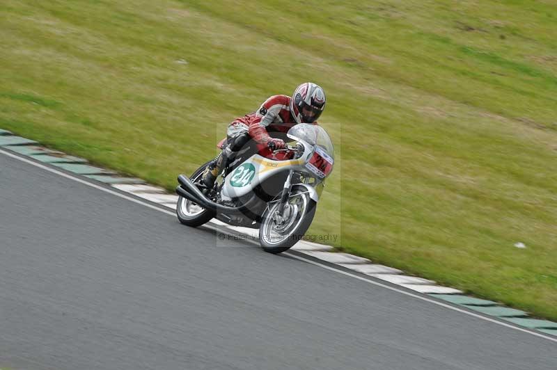 Mallory park Leicestershire;Mallory park photographs;Motorcycle action photographs;classic bikes;event digital images;eventdigitalimages;mallory park;no limits trackday;peter wileman photography;vintage bikes;vintage motorcycles;vmcc festival 1000 bikes