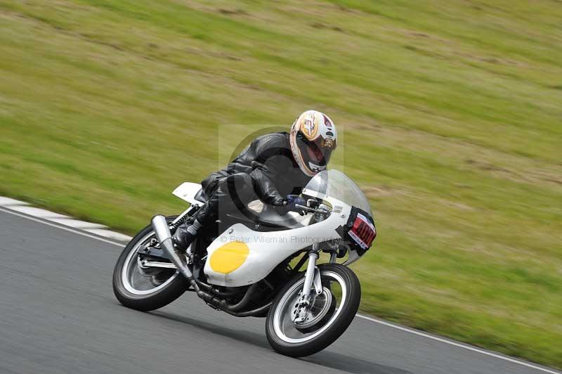 Mallory park Leicestershire;Mallory park photographs;Motorcycle action photographs;classic bikes;event digital images;eventdigitalimages;mallory park;no limits trackday;peter wileman photography;vintage bikes;vintage motorcycles;vmcc festival 1000 bikes