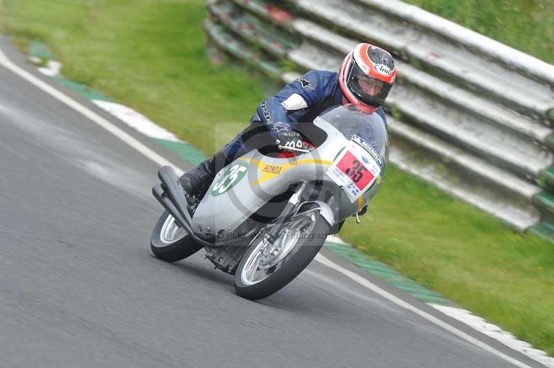 Mallory park Leicestershire;Mallory park photographs;Motorcycle action photographs;classic bikes;event digital images;eventdigitalimages;mallory park;no limits trackday;peter wileman photography;vintage bikes;vintage motorcycles;vmcc festival 1000 bikes