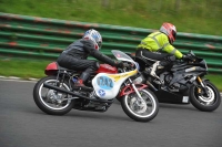 Mallory-park-Leicestershire;Mallory-park-photographs;Motorcycle-action-photographs;classic-bikes;event-digital-images;eventdigitalimages;mallory-park;no-limits-trackday;peter-wileman-photography;vintage-bikes;vintage-motorcycles;vmcc-festival-1000-bikes