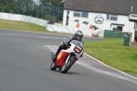 Mallory-park-Leicestershire;Mallory-park-photographs;Motorcycle-action-photographs;classic-bikes;event-digital-images;eventdigitalimages;mallory-park;no-limits-trackday;peter-wileman-photography;vintage-bikes;vintage-motorcycles;vmcc-festival-1000-bikes