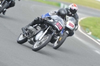Mallory-park-Leicestershire;Mallory-park-photographs;Motorcycle-action-photographs;classic-bikes;event-digital-images;eventdigitalimages;mallory-park;no-limits-trackday;peter-wileman-photography;vintage-bikes;vintage-motorcycles;vmcc-festival-1000-bikes