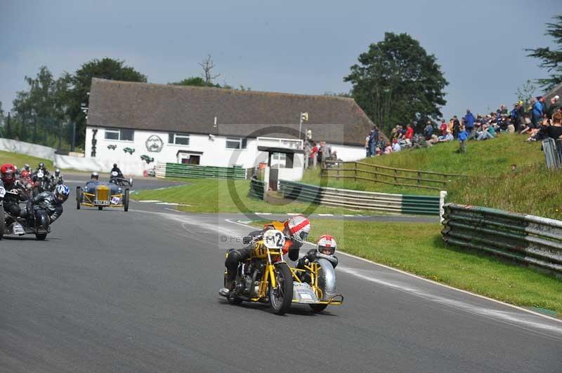 Mallory park Leicestershire;Mallory park photographs;Motorcycle action photographs;classic bikes;event digital images;eventdigitalimages;mallory park;no limits trackday;peter wileman photography;vintage bikes;vintage motorcycles;vmcc festival 1000 bikes