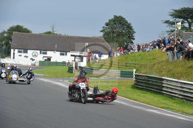 Mallory park Leicestershire;Mallory park photographs;Motorcycle action photographs;classic bikes;event digital images;eventdigitalimages;mallory park;no limits trackday;peter wileman photography;vintage bikes;vintage motorcycles;vmcc festival 1000 bikes