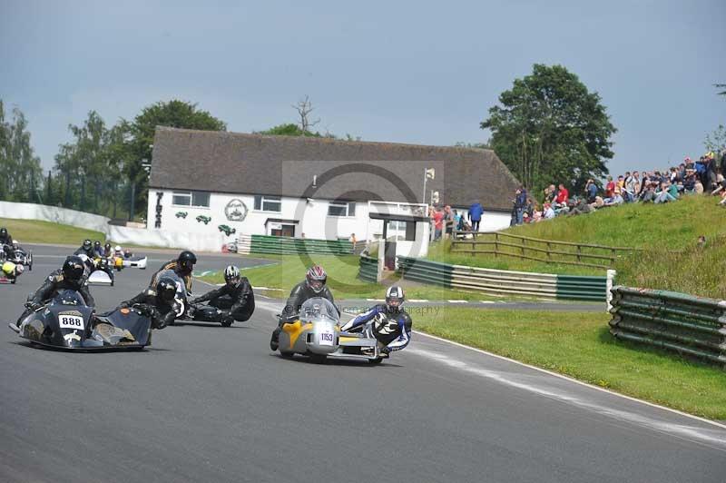 Mallory park Leicestershire;Mallory park photographs;Motorcycle action photographs;classic bikes;event digital images;eventdigitalimages;mallory park;no limits trackday;peter wileman photography;vintage bikes;vintage motorcycles;vmcc festival 1000 bikes