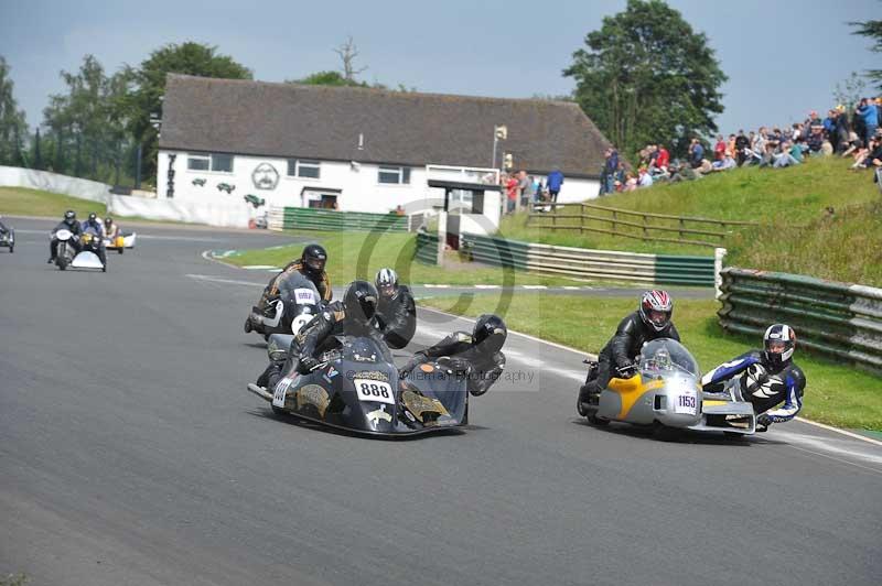 Mallory park Leicestershire;Mallory park photographs;Motorcycle action photographs;classic bikes;event digital images;eventdigitalimages;mallory park;no limits trackday;peter wileman photography;vintage bikes;vintage motorcycles;vmcc festival 1000 bikes