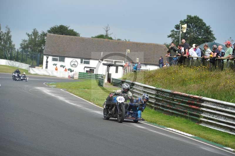 Mallory park Leicestershire;Mallory park photographs;Motorcycle action photographs;classic bikes;event digital images;eventdigitalimages;mallory park;no limits trackday;peter wileman photography;vintage bikes;vintage motorcycles;vmcc festival 1000 bikes