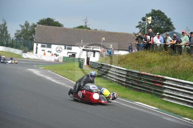 Mallory park Leicestershire;Mallory park photographs;Motorcycle action photographs;classic bikes;event digital images;eventdigitalimages;mallory park;no limits trackday;peter wileman photography;vintage bikes;vintage motorcycles;vmcc festival 1000 bikes