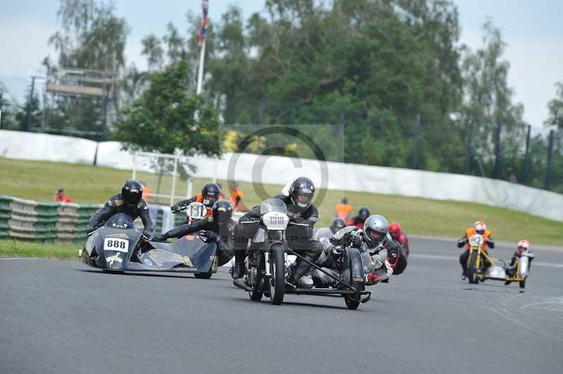 Mallory park Leicestershire;Mallory park photographs;Motorcycle action photographs;classic bikes;event digital images;eventdigitalimages;mallory park;no limits trackday;peter wileman photography;vintage bikes;vintage motorcycles;vmcc festival 1000 bikes