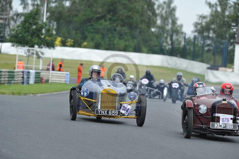 Mallory park Leicestershire;Mallory park photographs;Motorcycle action photographs;classic bikes;event digital images;eventdigitalimages;mallory park;no limits trackday;peter wileman photography;vintage bikes;vintage motorcycles;vmcc festival 1000 bikes