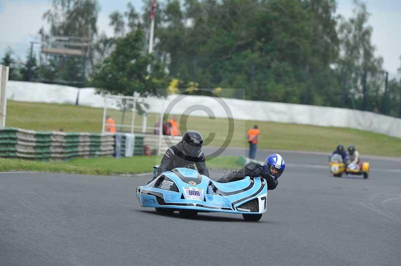 Mallory park Leicestershire;Mallory park photographs;Motorcycle action photographs;classic bikes;event digital images;eventdigitalimages;mallory park;no limits trackday;peter wileman photography;vintage bikes;vintage motorcycles;vmcc festival 1000 bikes