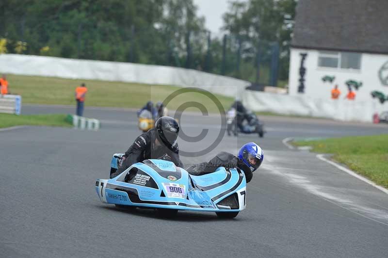 Mallory park Leicestershire;Mallory park photographs;Motorcycle action photographs;classic bikes;event digital images;eventdigitalimages;mallory park;no limits trackday;peter wileman photography;vintage bikes;vintage motorcycles;vmcc festival 1000 bikes