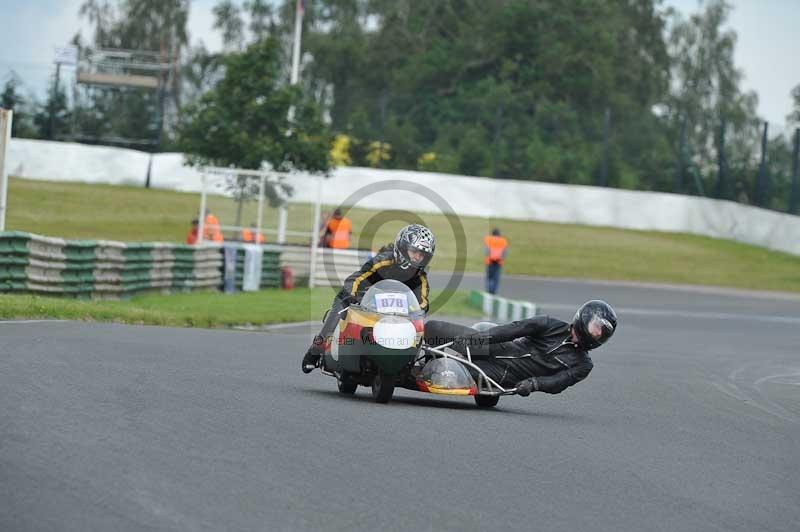 Mallory park Leicestershire;Mallory park photographs;Motorcycle action photographs;classic bikes;event digital images;eventdigitalimages;mallory park;no limits trackday;peter wileman photography;vintage bikes;vintage motorcycles;vmcc festival 1000 bikes