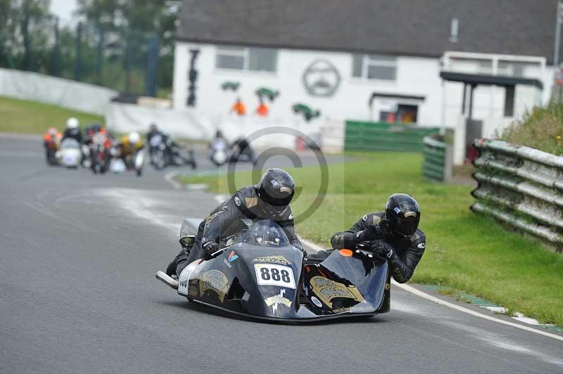 Mallory park Leicestershire;Mallory park photographs;Motorcycle action photographs;classic bikes;event digital images;eventdigitalimages;mallory park;no limits trackday;peter wileman photography;vintage bikes;vintage motorcycles;vmcc festival 1000 bikes