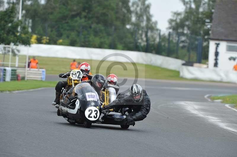 Mallory park Leicestershire;Mallory park photographs;Motorcycle action photographs;classic bikes;event digital images;eventdigitalimages;mallory park;no limits trackday;peter wileman photography;vintage bikes;vintage motorcycles;vmcc festival 1000 bikes