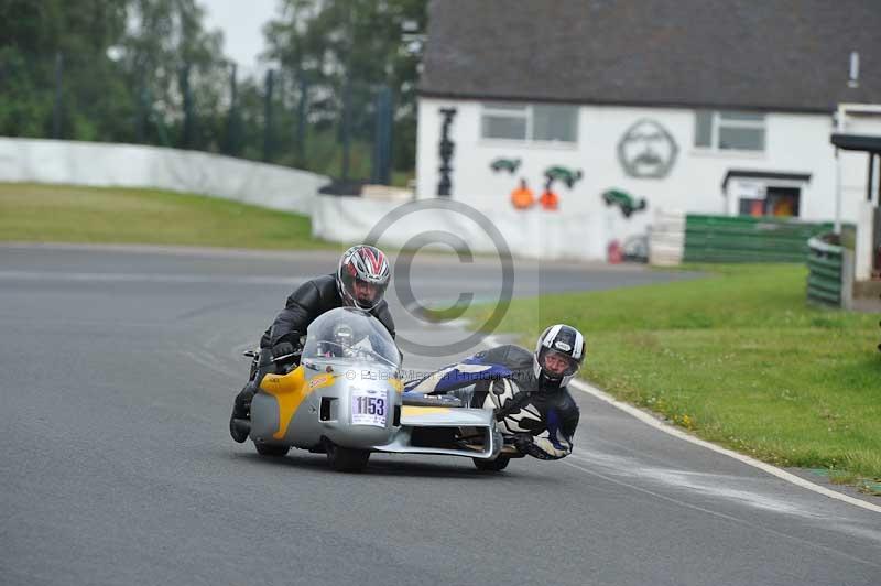 Mallory park Leicestershire;Mallory park photographs;Motorcycle action photographs;classic bikes;event digital images;eventdigitalimages;mallory park;no limits trackday;peter wileman photography;vintage bikes;vintage motorcycles;vmcc festival 1000 bikes