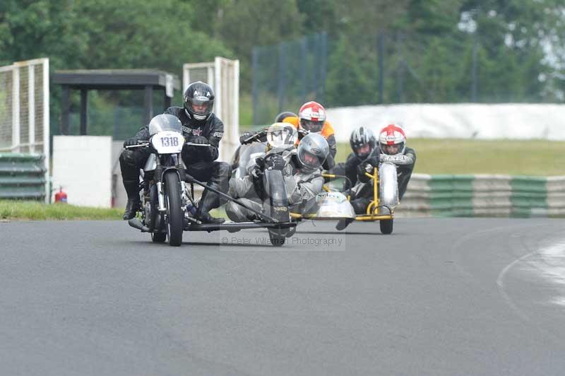 Mallory park Leicestershire;Mallory park photographs;Motorcycle action photographs;classic bikes;event digital images;eventdigitalimages;mallory park;no limits trackday;peter wileman photography;vintage bikes;vintage motorcycles;vmcc festival 1000 bikes