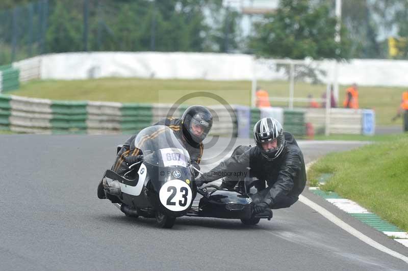 Mallory park Leicestershire;Mallory park photographs;Motorcycle action photographs;classic bikes;event digital images;eventdigitalimages;mallory park;no limits trackday;peter wileman photography;vintage bikes;vintage motorcycles;vmcc festival 1000 bikes