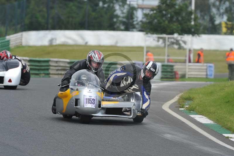 Mallory park Leicestershire;Mallory park photographs;Motorcycle action photographs;classic bikes;event digital images;eventdigitalimages;mallory park;no limits trackday;peter wileman photography;vintage bikes;vintage motorcycles;vmcc festival 1000 bikes