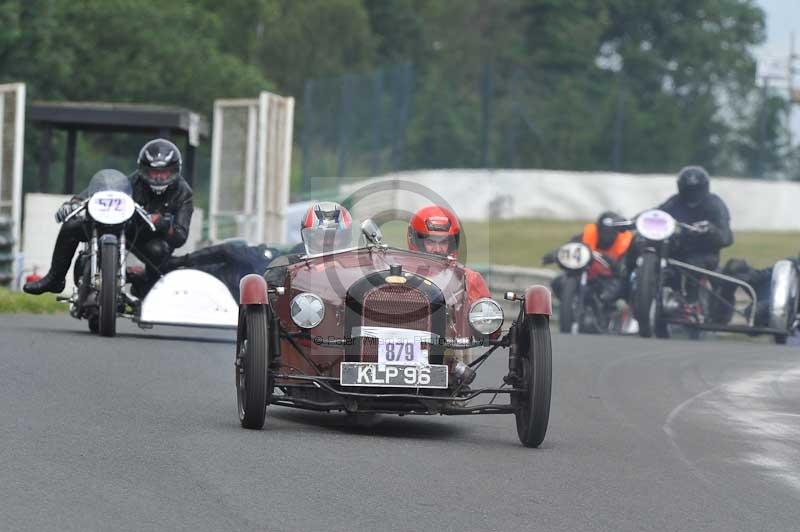 Mallory park Leicestershire;Mallory park photographs;Motorcycle action photographs;classic bikes;event digital images;eventdigitalimages;mallory park;no limits trackday;peter wileman photography;vintage bikes;vintage motorcycles;vmcc festival 1000 bikes
